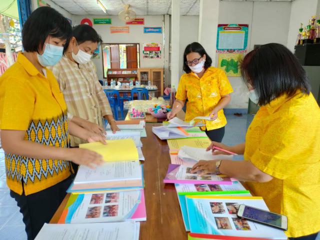 4. ผอ.กศน.อำเภอบางมูลนาก นิเทศน์กลุ่มโซน กศน.อำเภอโพทะเล