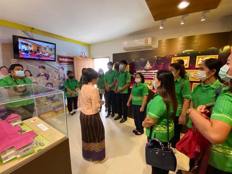 8. กศน. อำเภอบางมูลนาก จัดโครงการพัฒนาบุคลากร ศึกษาดูงาน ณ. จังหวัดอุทัยธานี