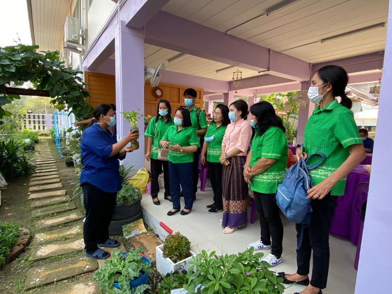 12. กศน. อำเภอบางมูลนาก จัดโครงการพัฒนาบุคลากร ศึกษาดูงาน ณ. จังหวัดอุทัยธานี