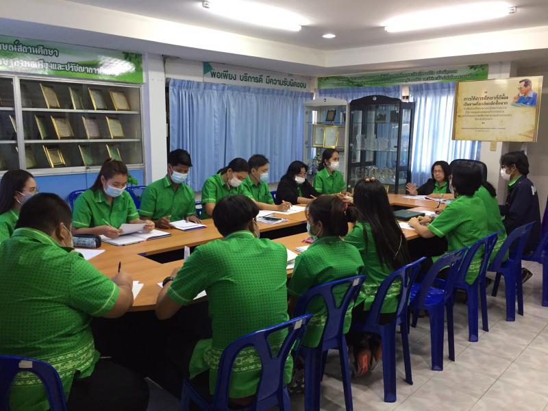 3. สถานศึกษาประชุมชี้แจงและมอบนโยบาย กศน.ให้กับคณะครู กศน. และร่วมบันทึกข้อตกลงความร่วมมือการจัดการศึกษานอกระบบระดับการศึกษาขั้นพื้นฐาน